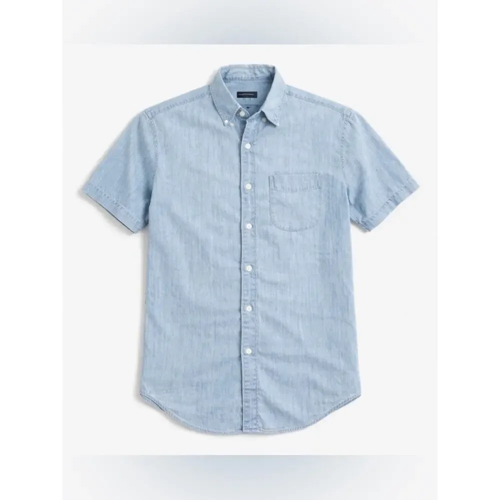 J.Crew Chambray Button Down Shirt Men’s small Short Sleeve Cotton Light Wash